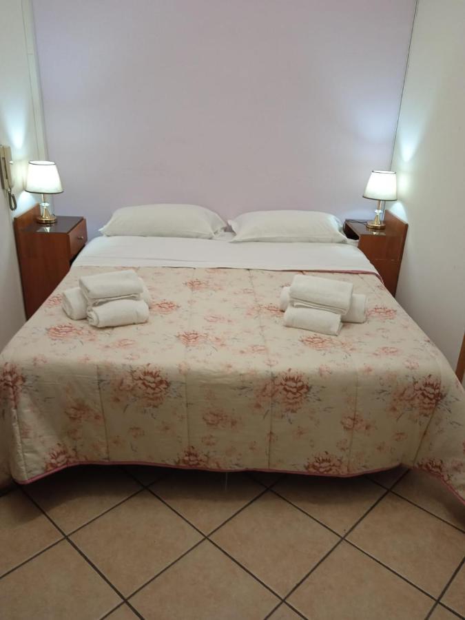 Atlantic Ostello B&B Naples Extérieur photo
